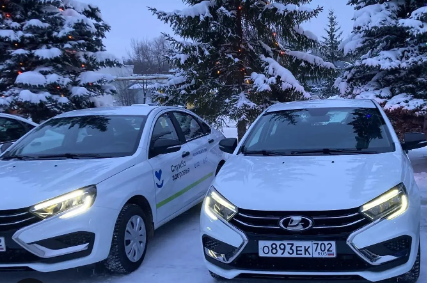 Больница № 5 в Уфе закупила два специализированных автомобиля