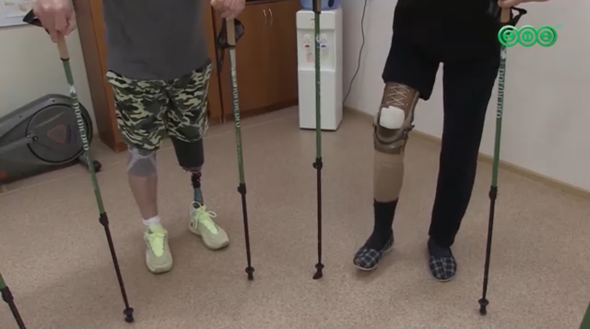 «Вместе со СВОими»: как скандинавская ходьба помогает ветеранам и людям с ампутацией вернуться к полноценной жизни