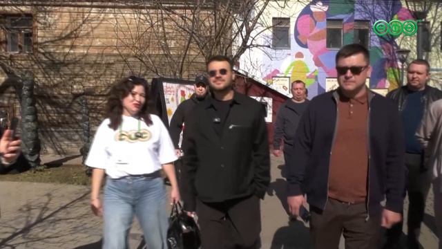 Ратмира Мавлиева встретился с певцом Emin в Арт-КВАДРАТе