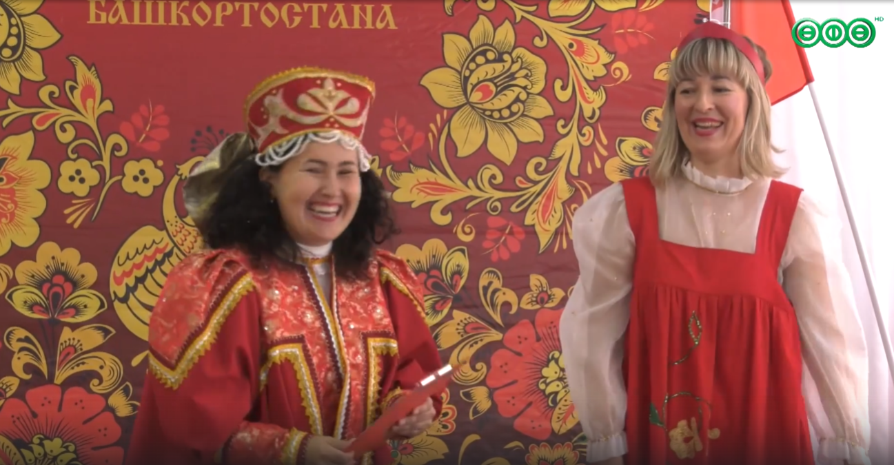 Вкусные подарки и народные традиции на празднике Яблочного Спаса в Уфе