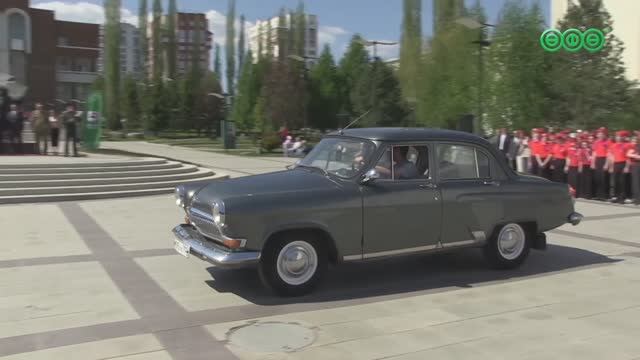 В Уфе для ветеранов Великой Отечественной войны организовали торжественный парад ретроавтомобилей