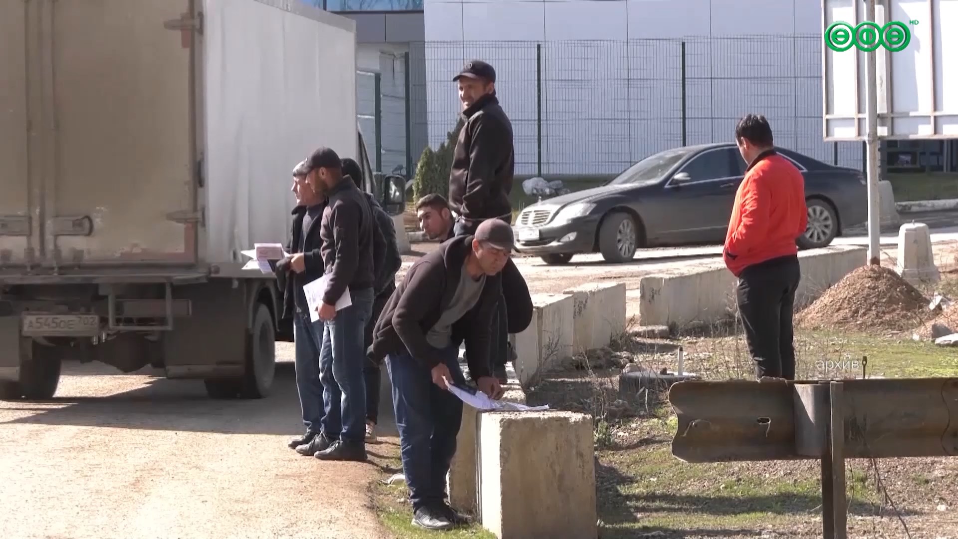 Мигрантам, судимым за тяжкие преступления, могут ограничить въезд в Россию