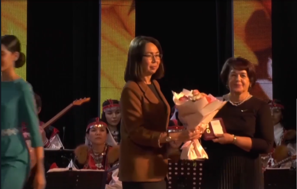 65 учителей в Уфе получили награды к профессиональному празднику