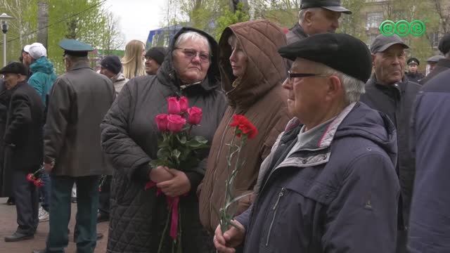 Ликвидаторы аварии в Чернобыле собрались у мемориала, чтобы почить память товарищей