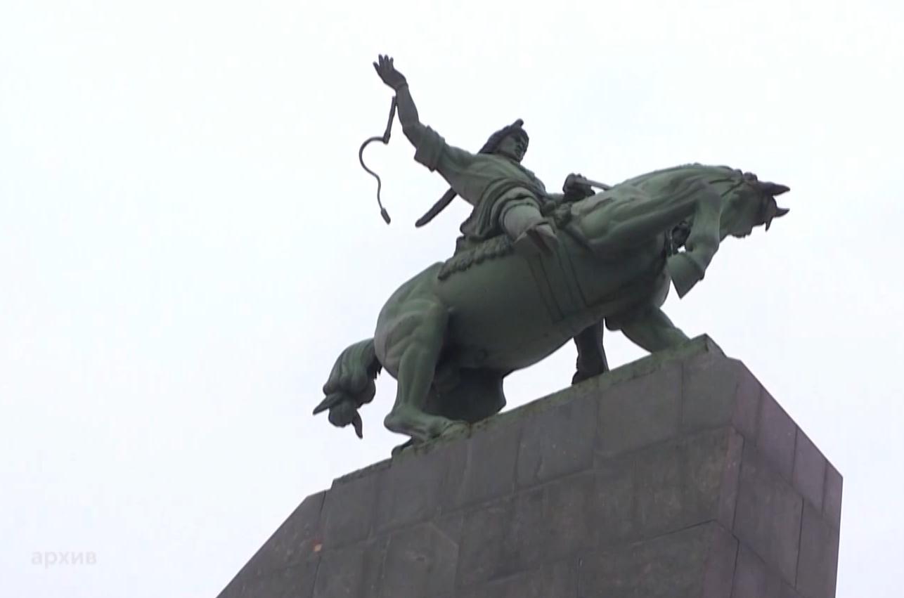 К демонтажу памятника Салавату Юлаеву планируют приступить в июле
