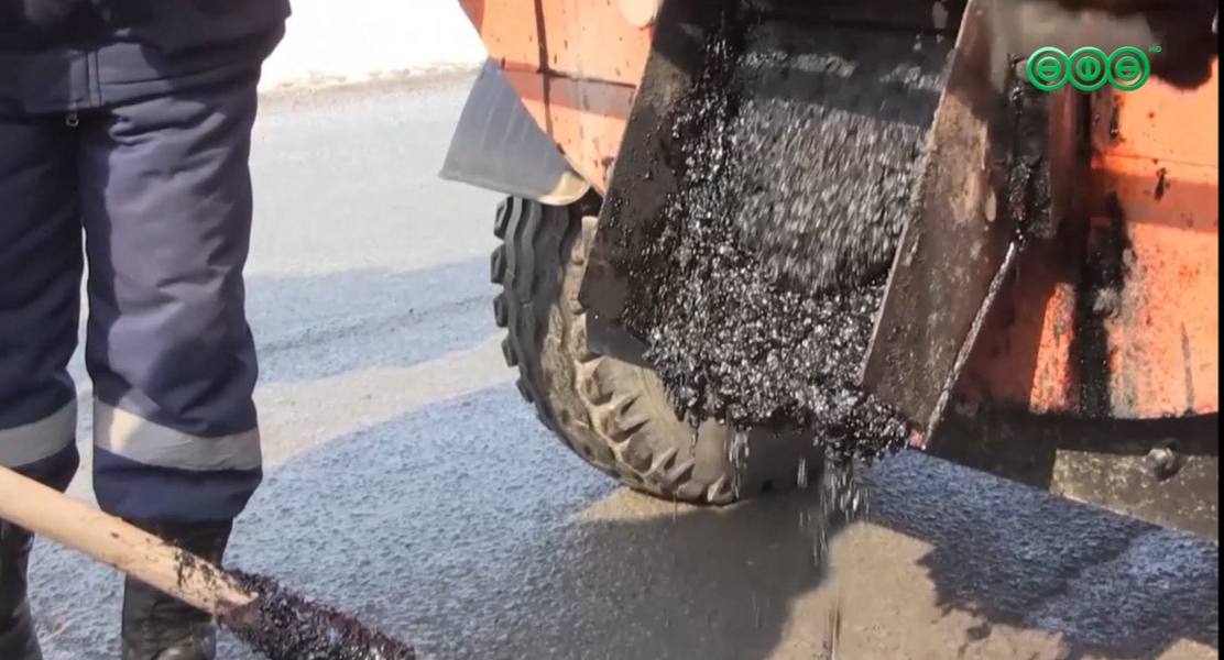 Более 400 тонн асфальта за месяц: как в Уфе идёт ямочный ремонт и как жители могут повлиять на качество дорог