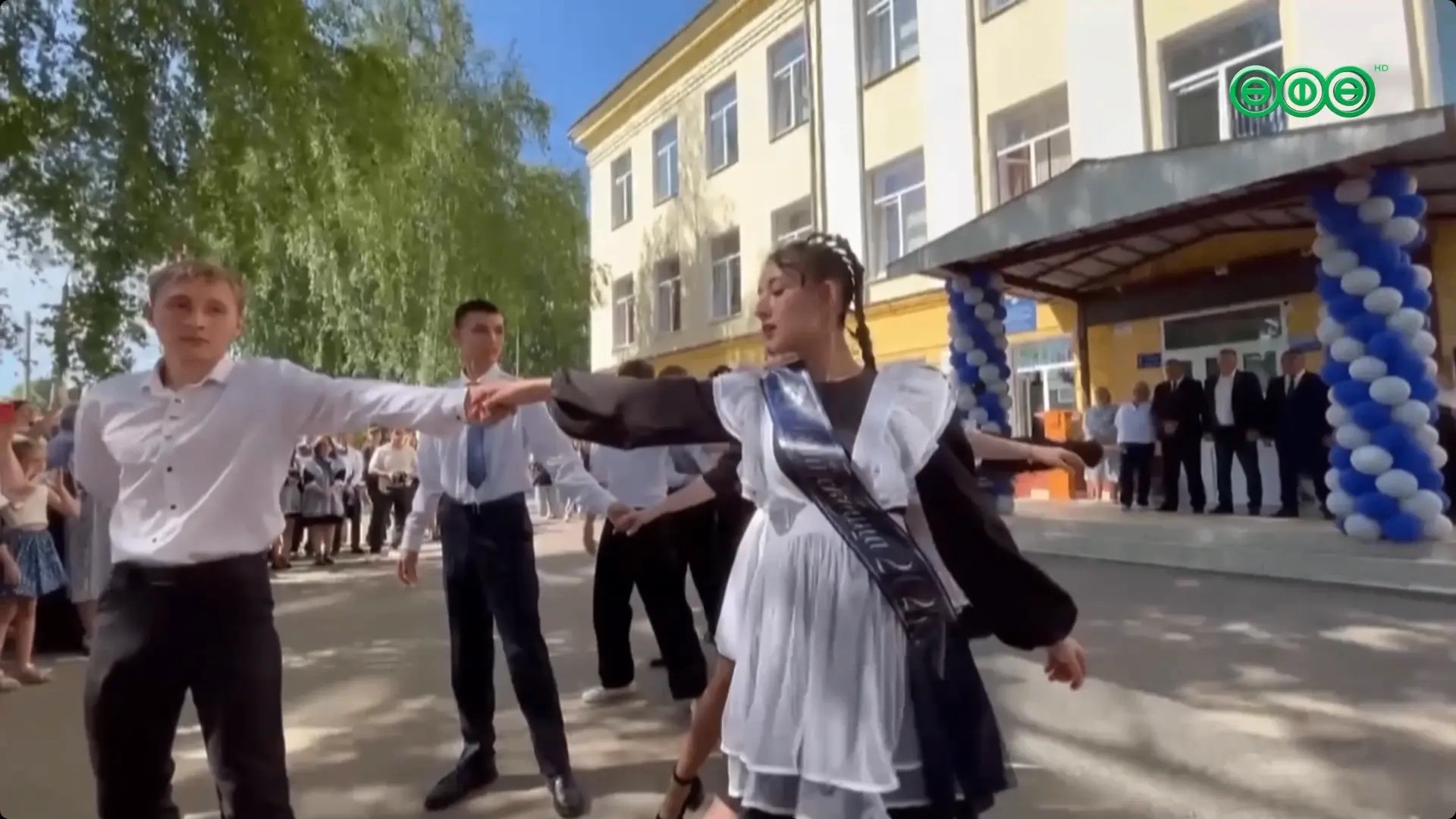 Во всех школах Уфы прозвенели последние звонки