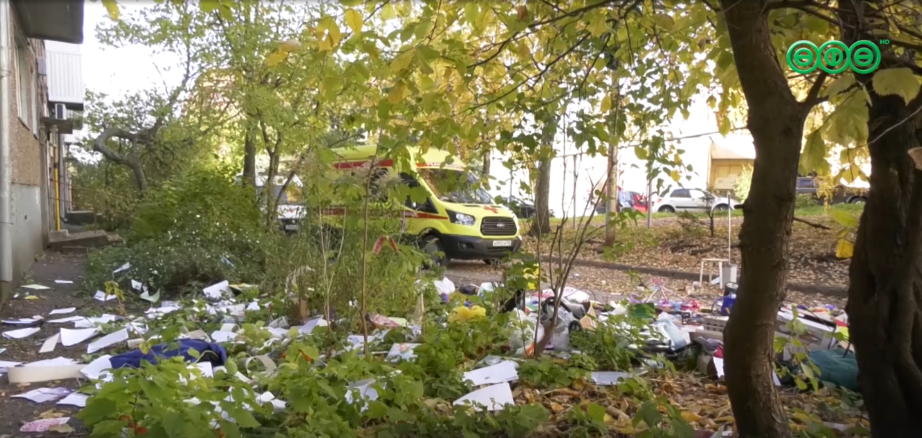 3-летнего ребенка выбросил из окна родной отец • Подробности