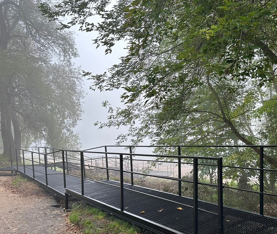 На Дудкинской переправе появилась смотровая площадка и лестница