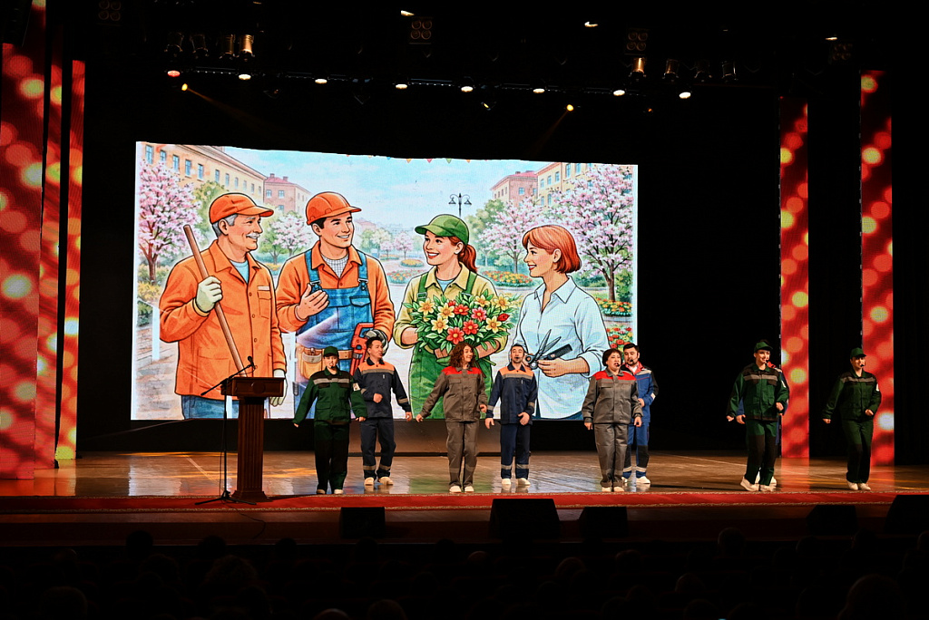 За профессионализм и многолетний труд