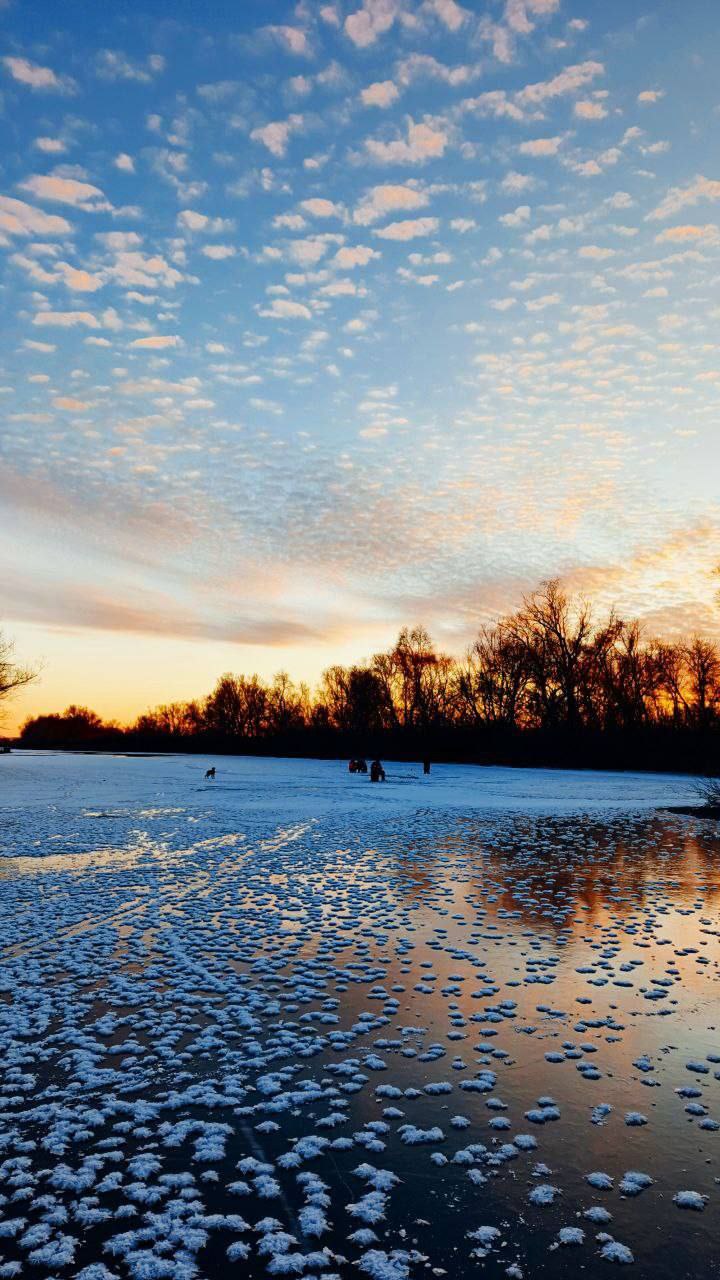 На Солдатском озере в парке Якутова проходят Рождественские купания